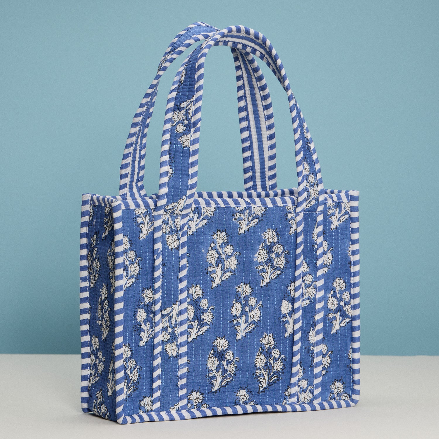 Blue Quilted Floral Mini Tote Bag – Striped Handle Fabric Lunch, Gift & Everyday Carry Bag - Frem