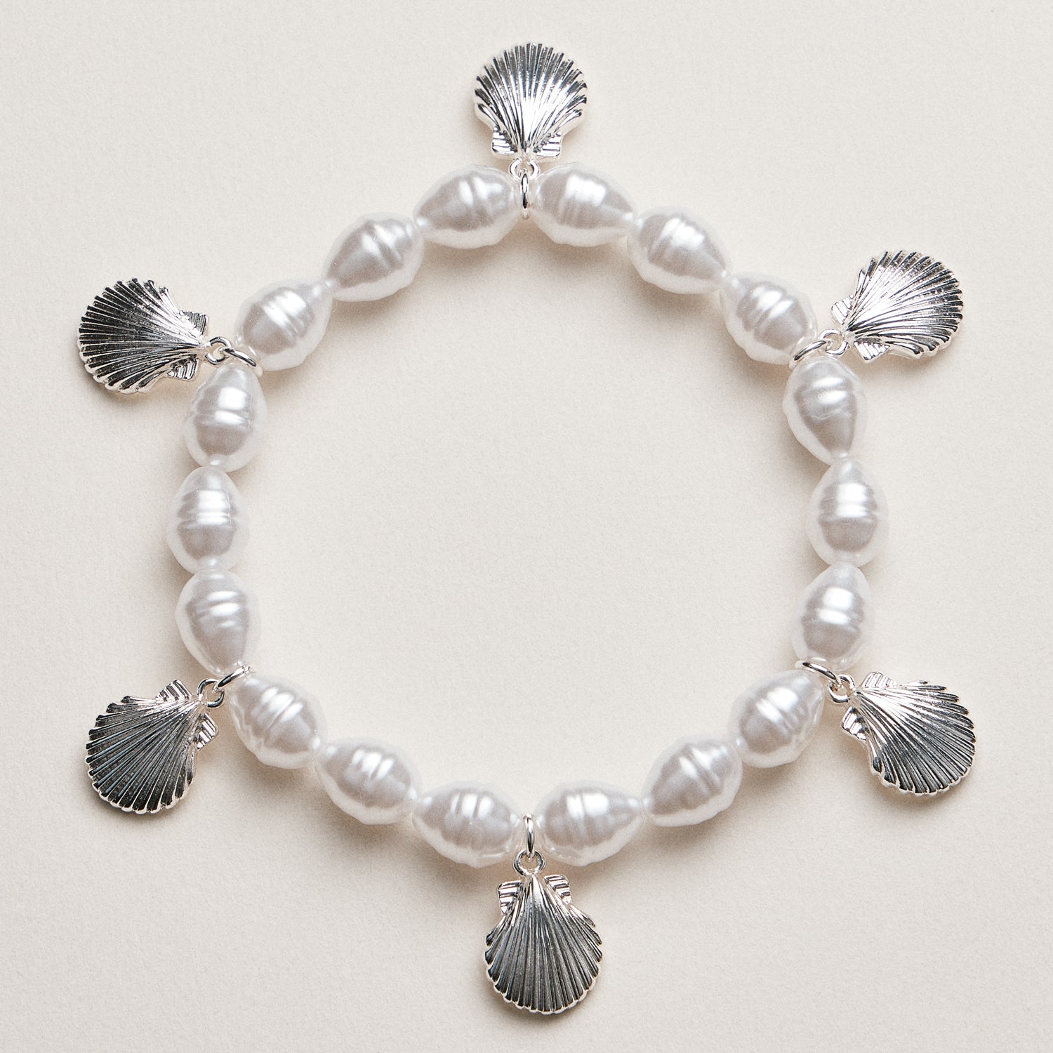 Pearl Bracelet with Gold Scallop Shell Charms | Pearl & Gold Jewelry