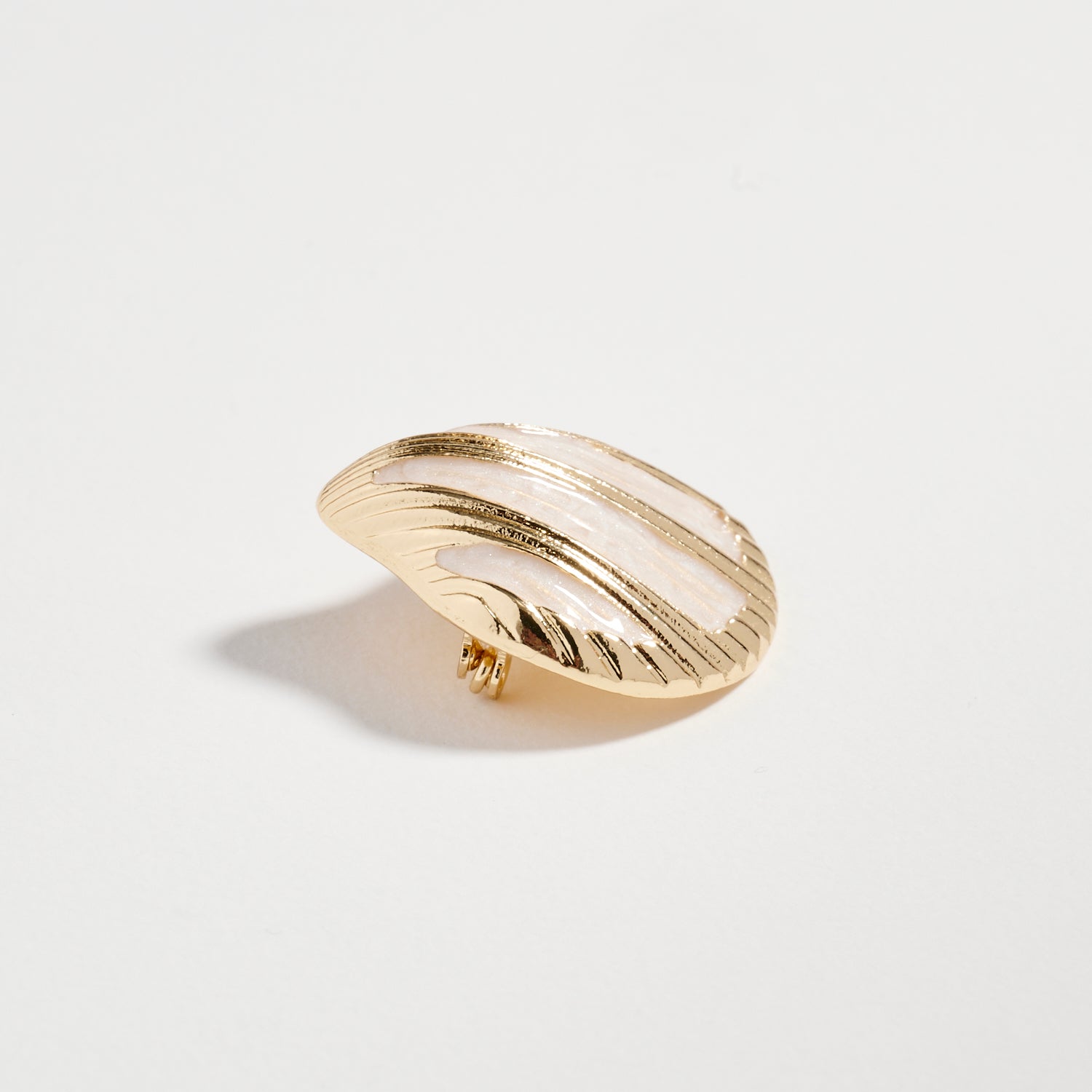 Gold Tone Clamshell Brooch with Pearl Enamel Detail | Elegant Coastal Statement Pin