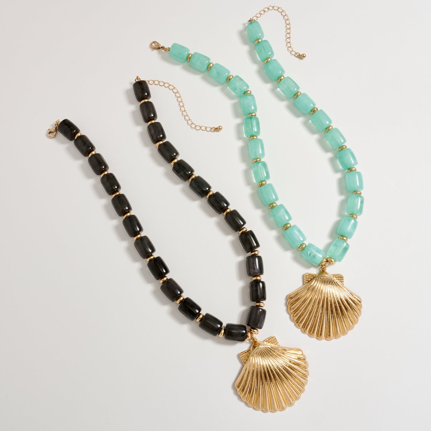 Gold Seashell Pendant Beaded Necklace – Chunky Resin Barrel Beads with Adjustable Chain, Coastal Statement Jewelry for Women - Frem