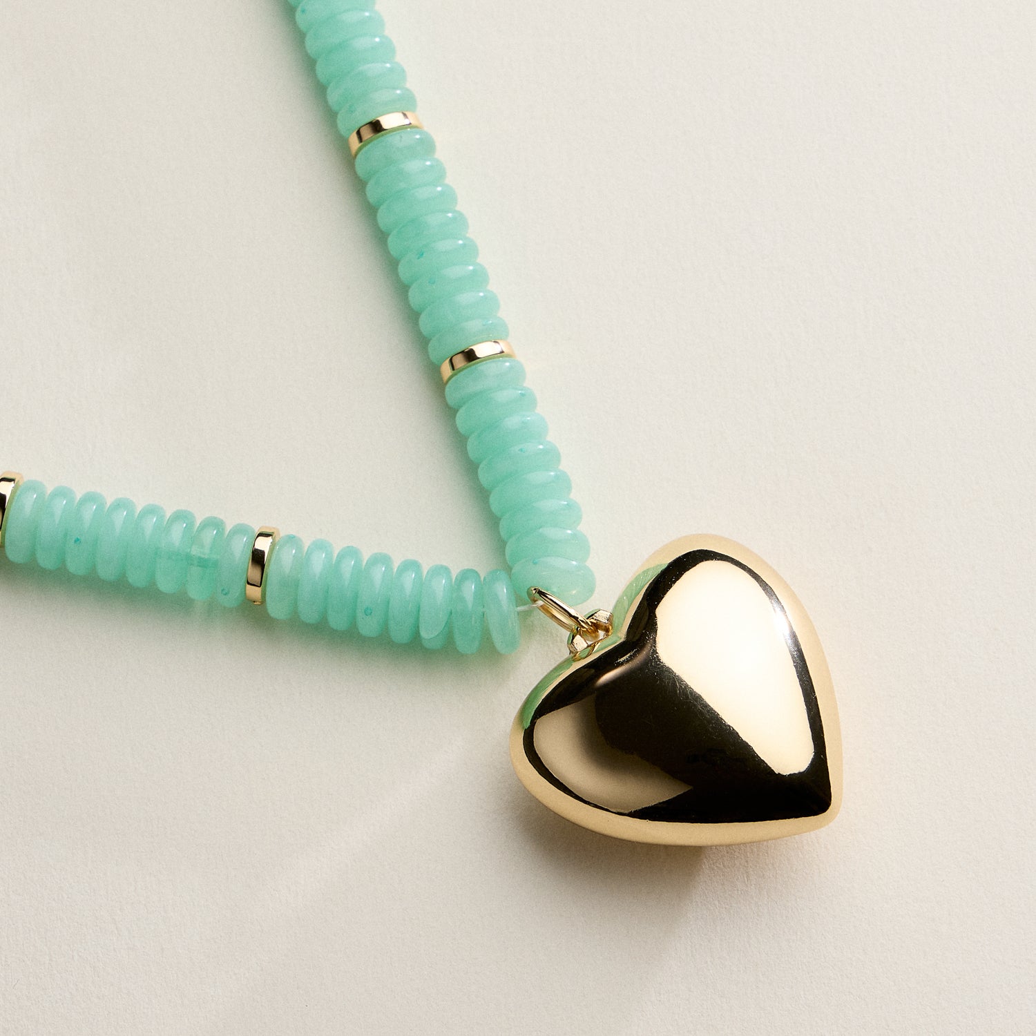 Gold Heart Pendant Beaded Necklace – Colorful Stone Choker with Adjustable Chain - Frem