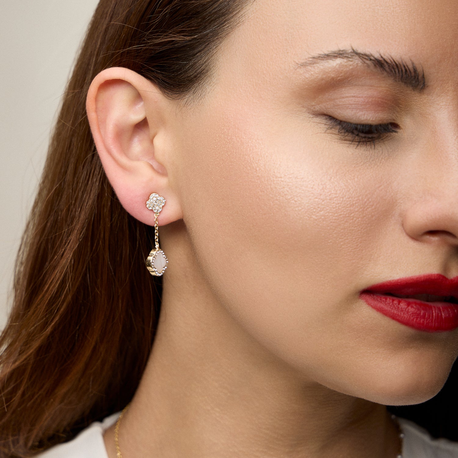 Gold Clover Drop Earrings – Crystal and Mother of Pearl Dangle Design