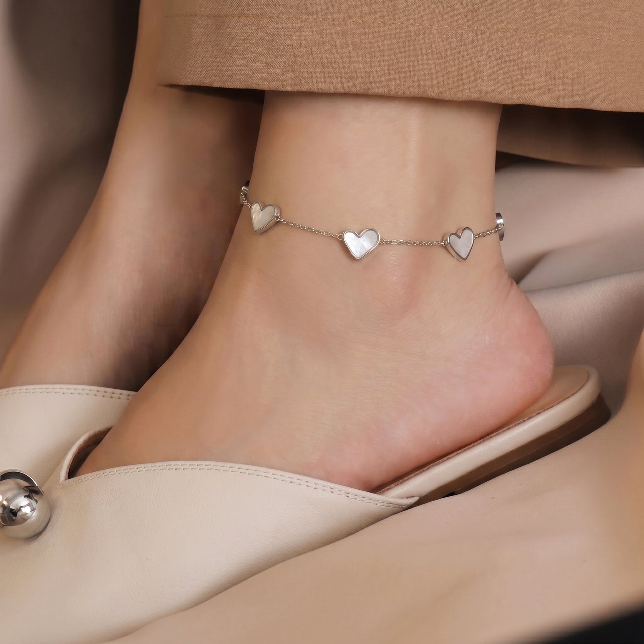 18K Gold-Dipped Stainless Steel Anklet with Heart Charms - Frem