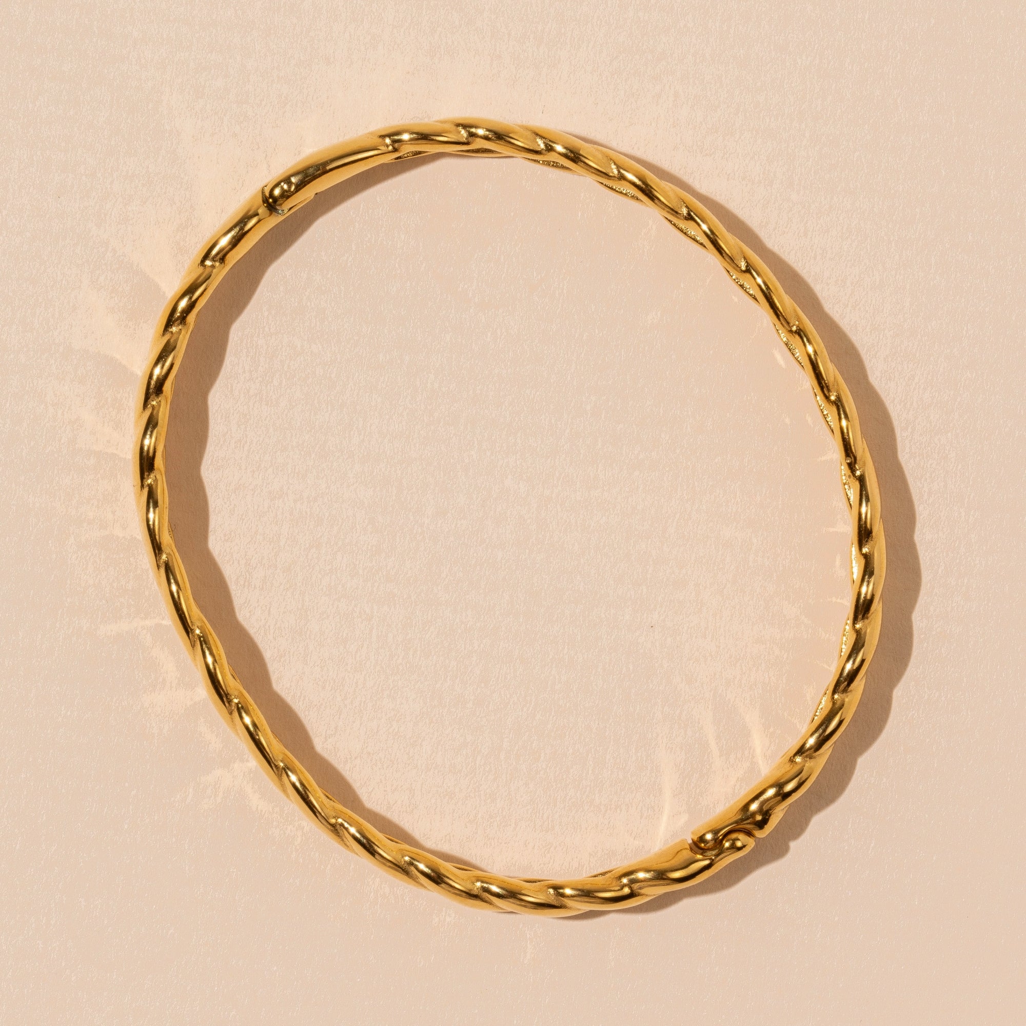 18K Gold Plated Stainless Steel Contemporary Design Bangle
