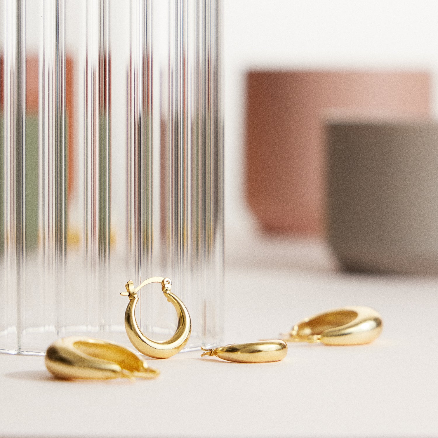 18K Gold Chunky Hoop Earrings – Classic Sculptural Style
