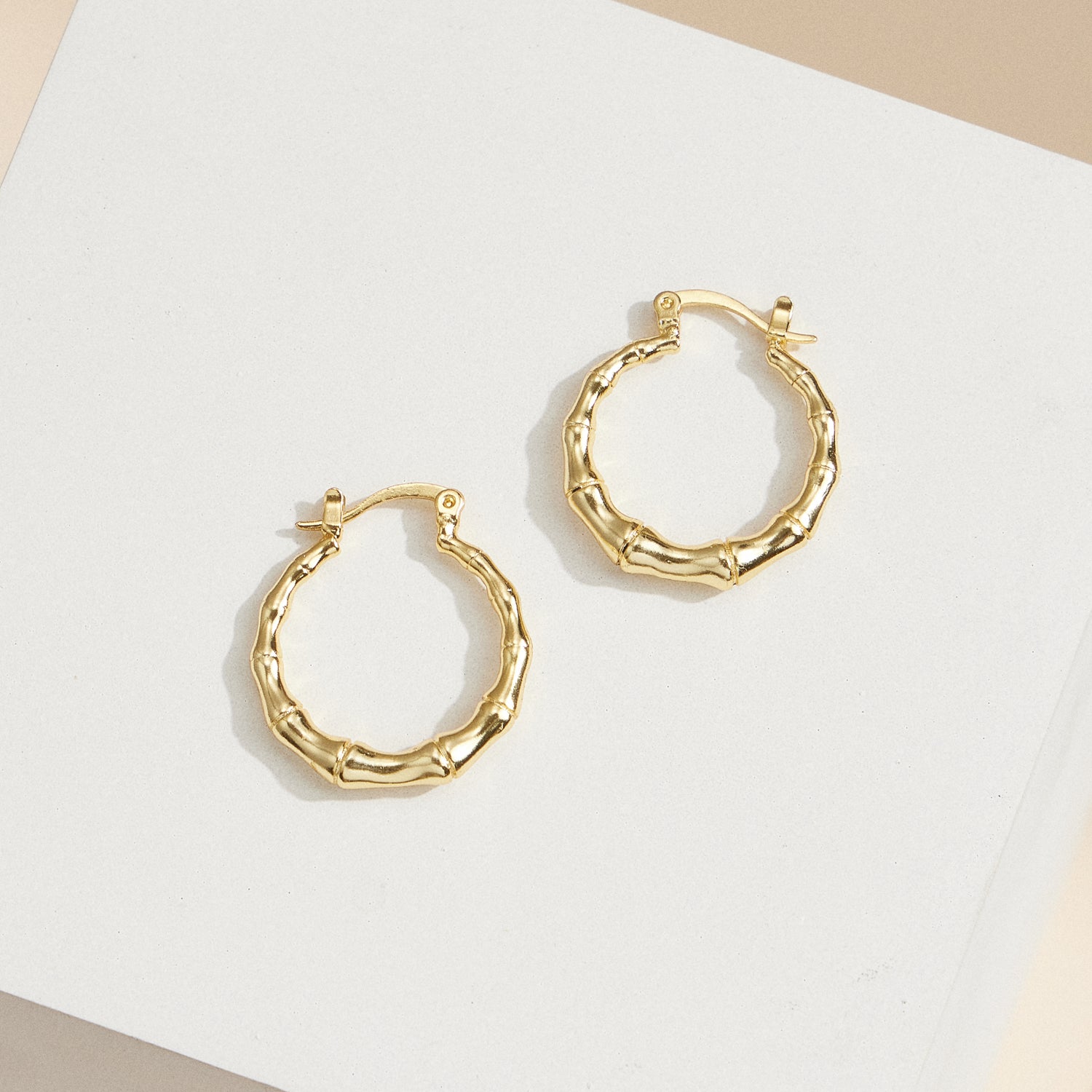18K Gold Bamboo Hoop Earrings – Nature-Inspired Elegance
