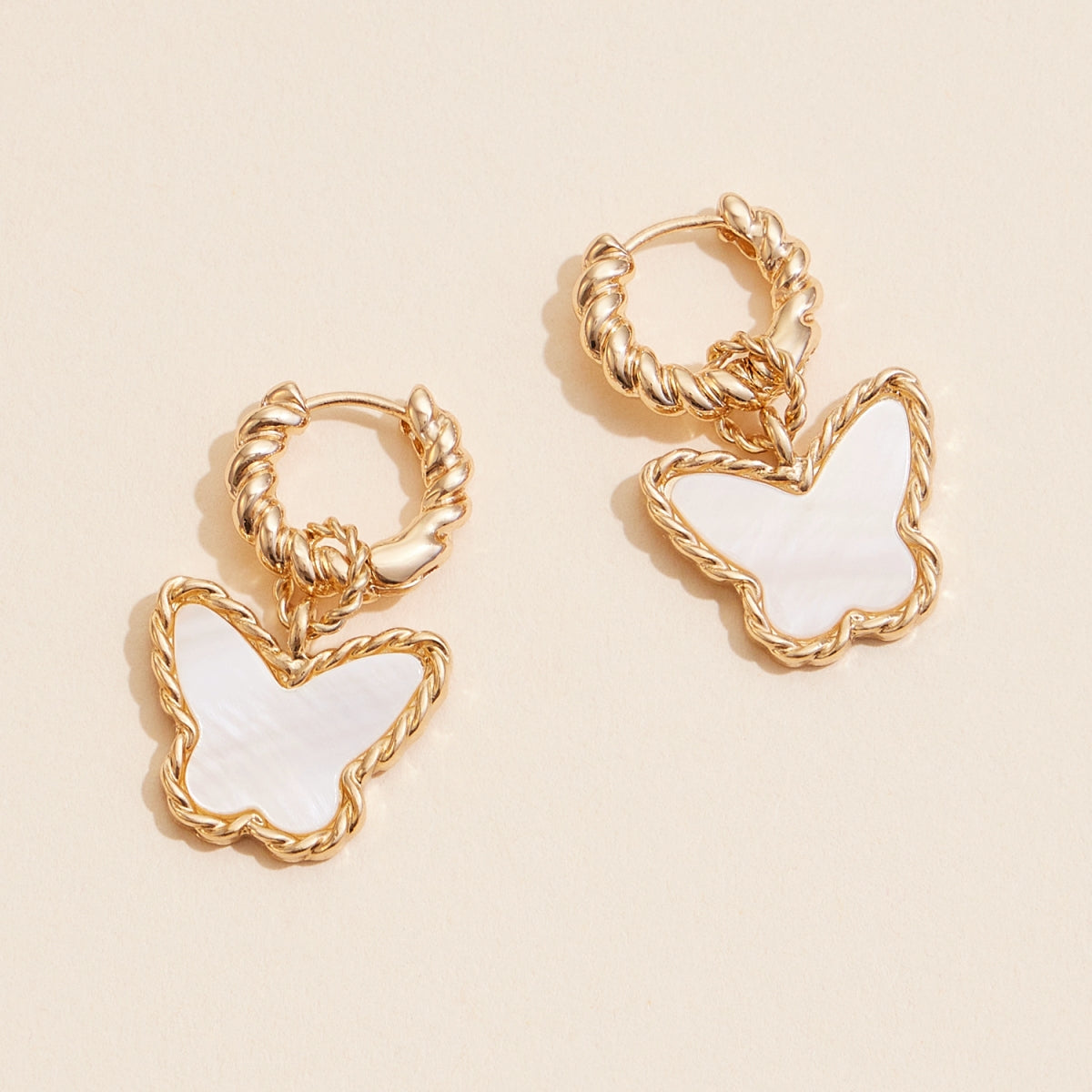 Butterfly Shell Charm Hoop Earrings - Frem