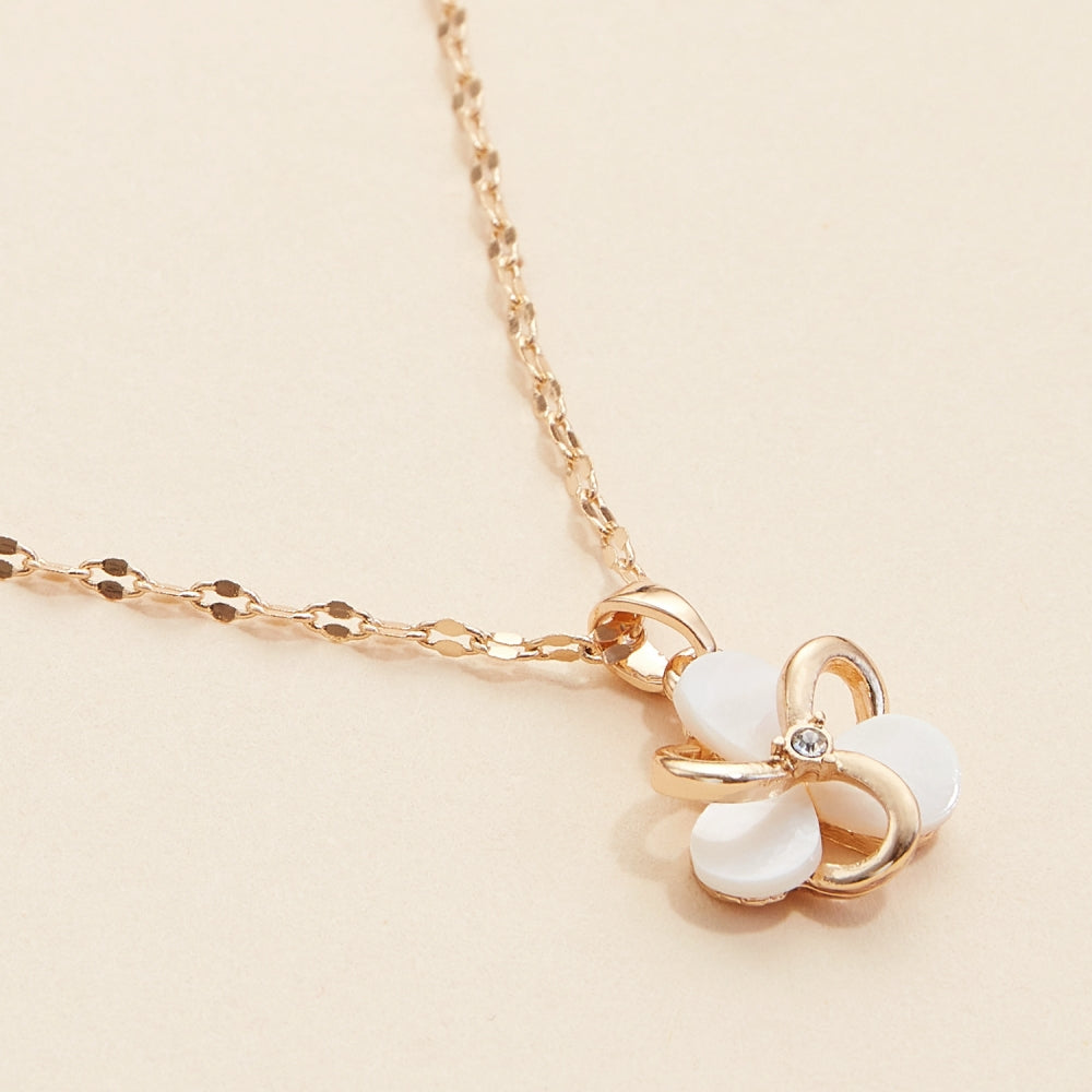 Short Necklace with Floral Shell Charm