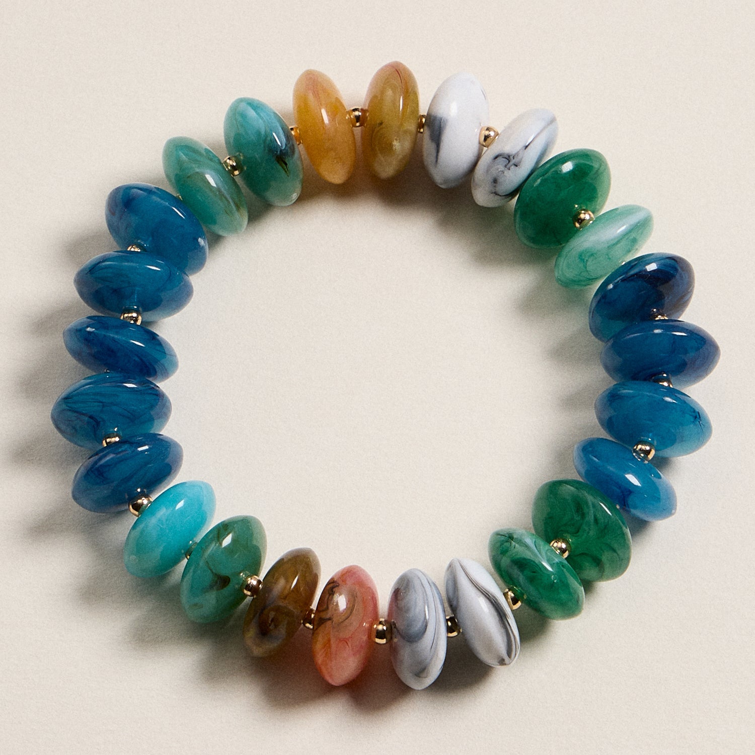 Gradient Resin Disk Stretch Bracelet in Ombre Tones