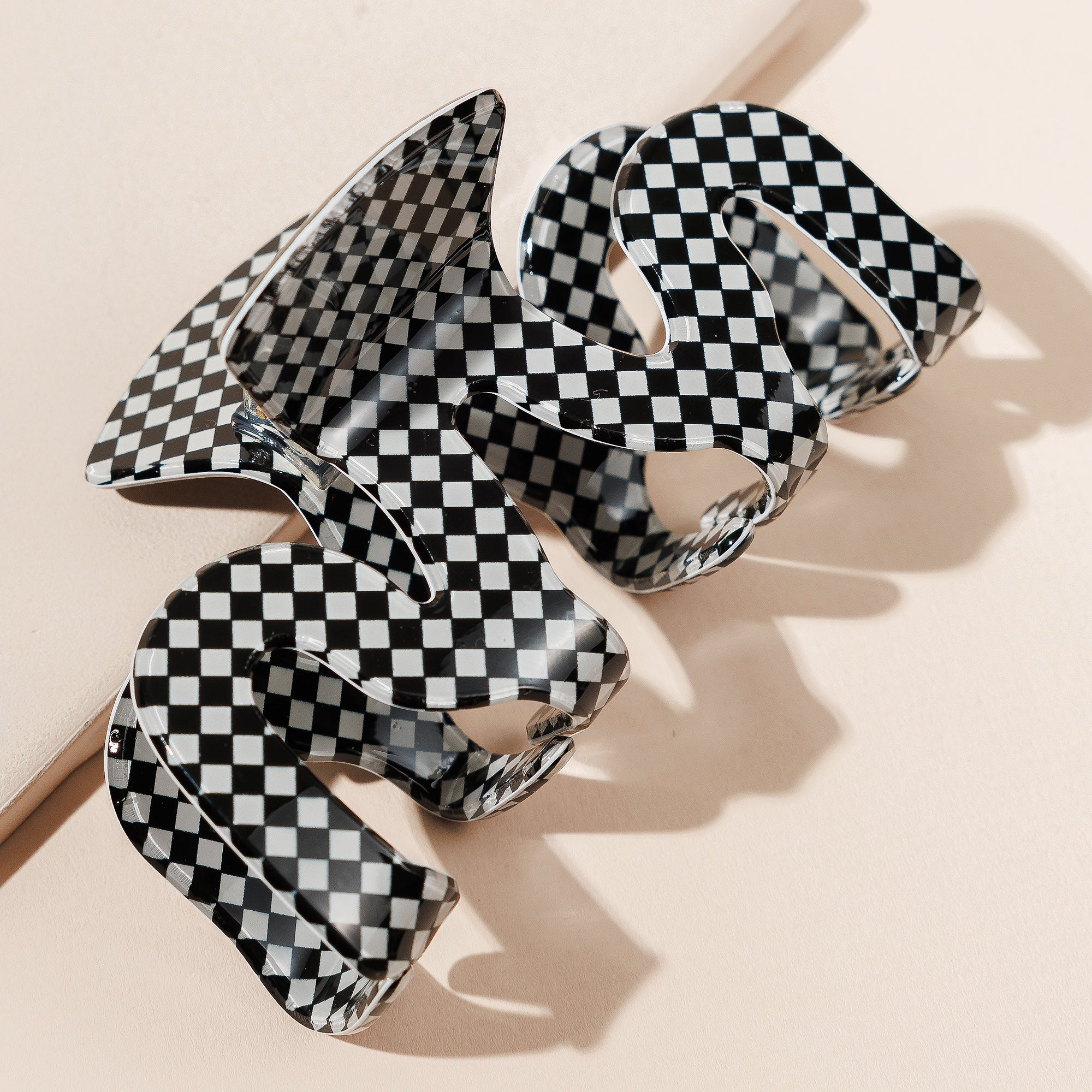 Checkered Wavy Hair Claw