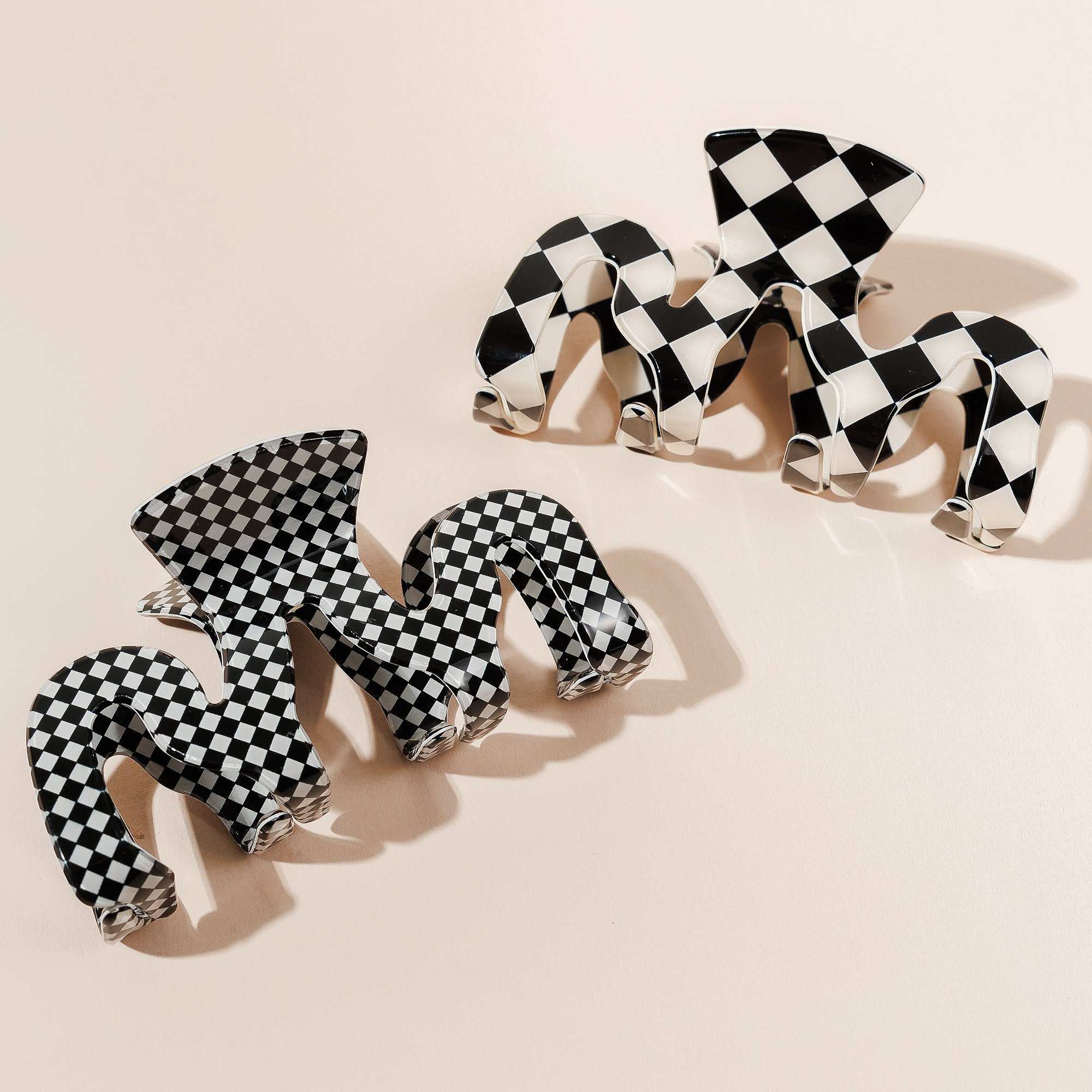 Checkered Wavy Hair Claw