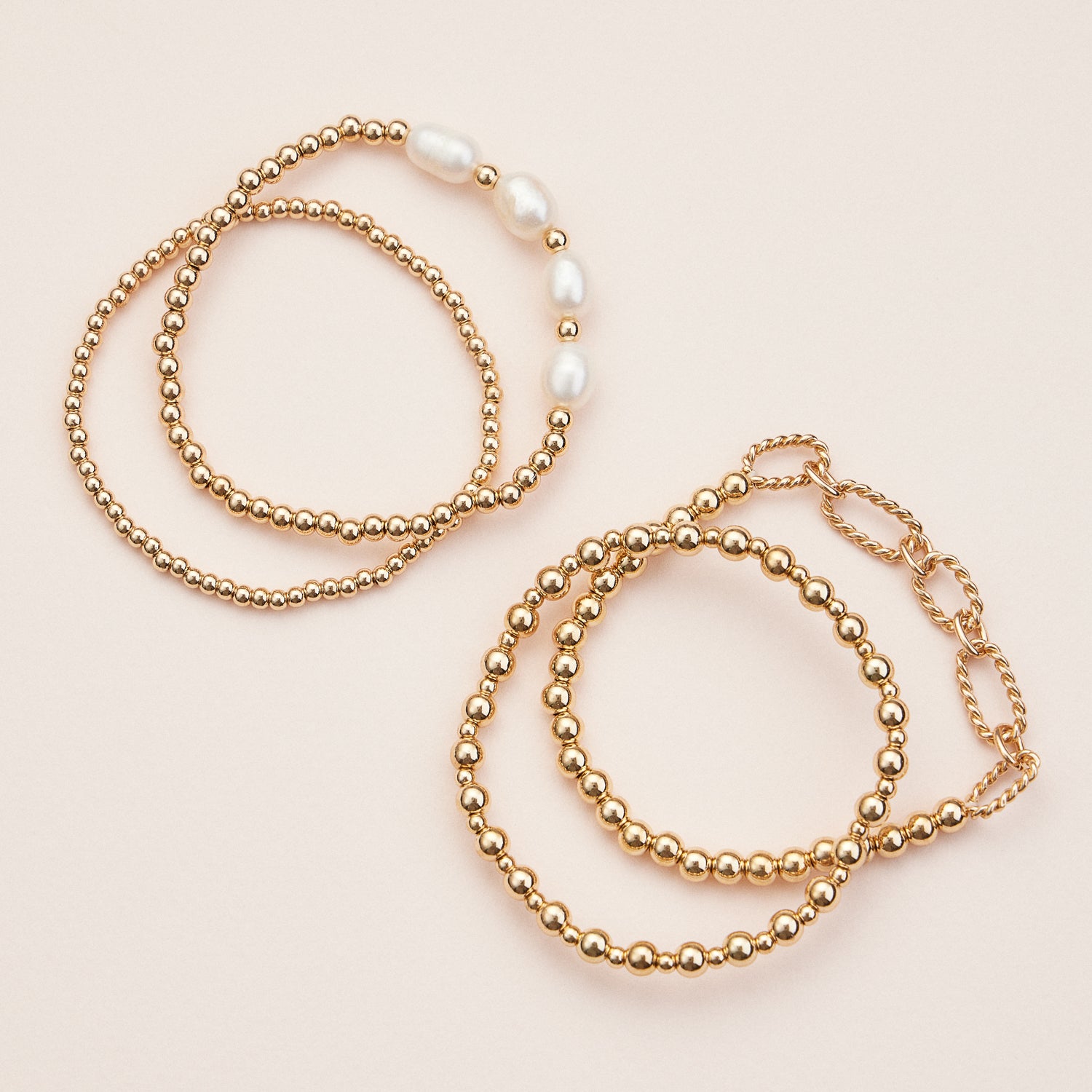 Gold Layered Stretch Bracelet Set – Delicate Beads with Freshwater Pearl & Chain Detail