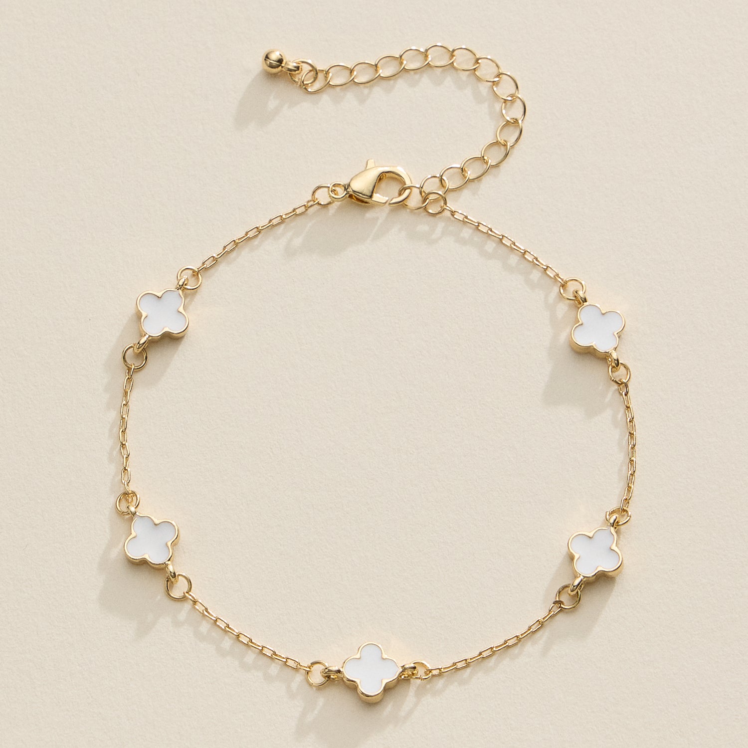 Dainty Gold Clover Bracelet – Delicate Chain with Enamel Detailing