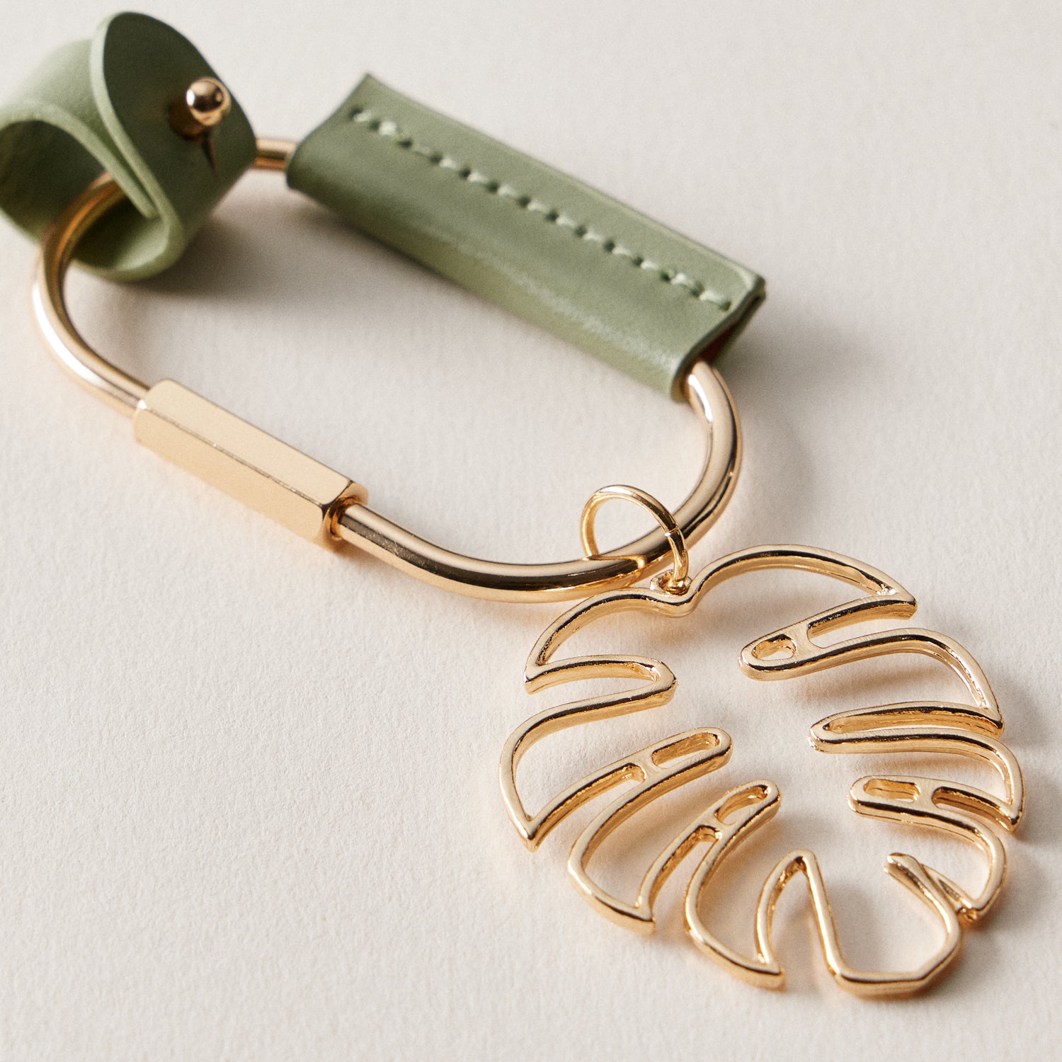 Tropical Palm Leaf Keychain | Faux Leather Key Holder