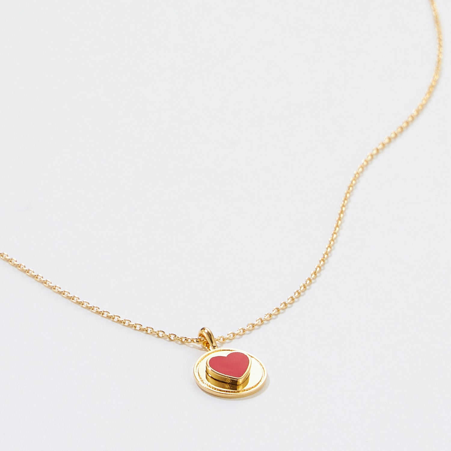 Gold Dipped Heart Disc Medallion Pendant Necklace - Frem