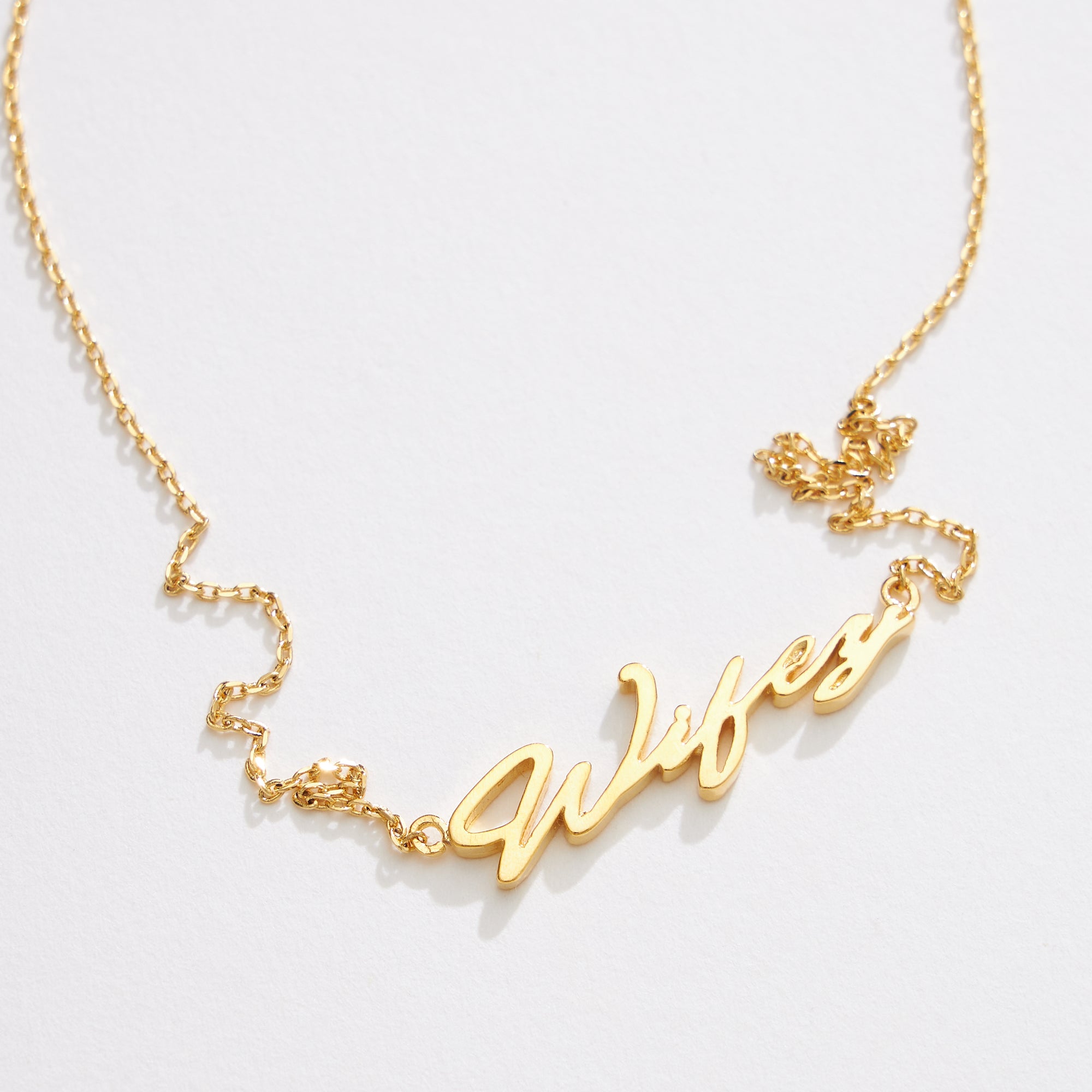 Gold Dipped Wifey Script Necklace - Frem